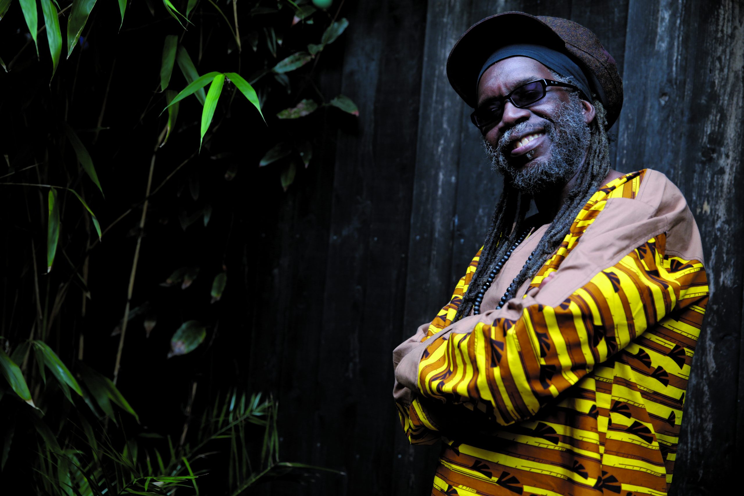 洋楽 Macka B / The Roots Ragga Man Sunny Side Roots Ragga - YouTube